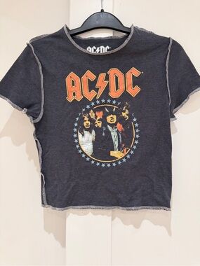AC/DC Women’s  Black Graphic Cropped Tee - size M
